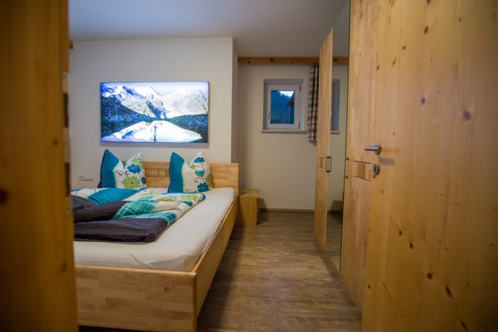 Ferienwohnung im Stubaital, Tirol - Gemütliches Schlafzimmer