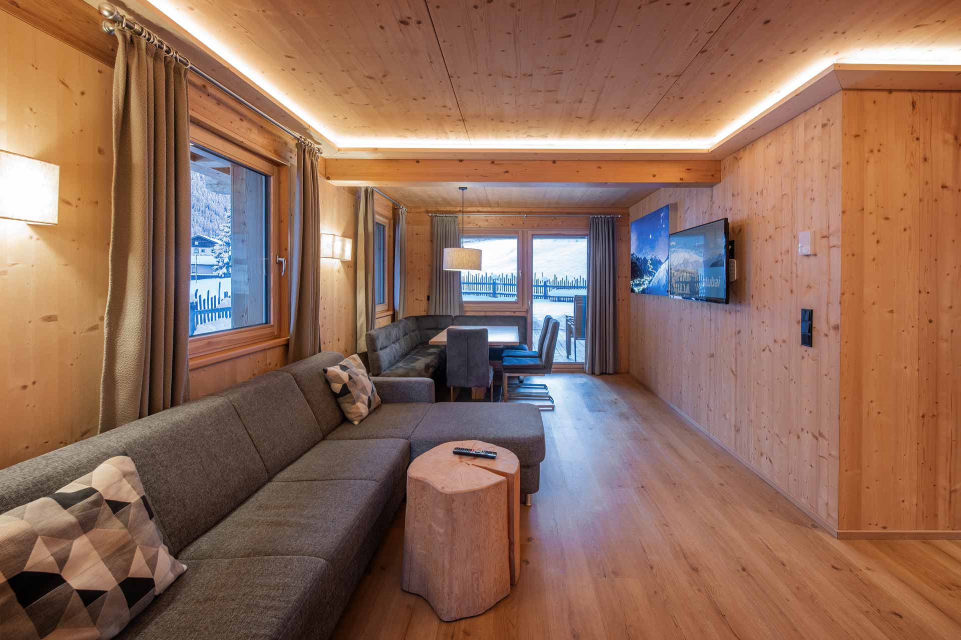 Apartment Sonnentanz : Cozy living room with couch and TV, ideal for relaxing.